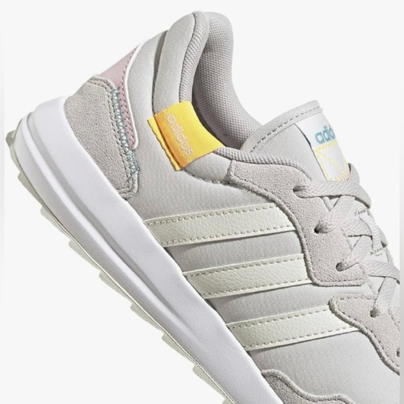 ADIDAS RETRORUN SHOE - WOMENS RUNNING New with Box - Size 11 - Picture 4 of 5